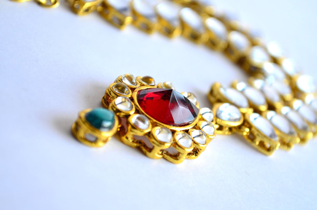 The Psychological Effects of Color in Jewelry