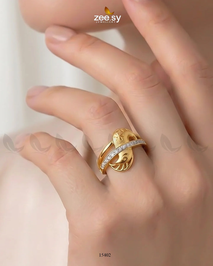 Universal Florenza Crystal Ring