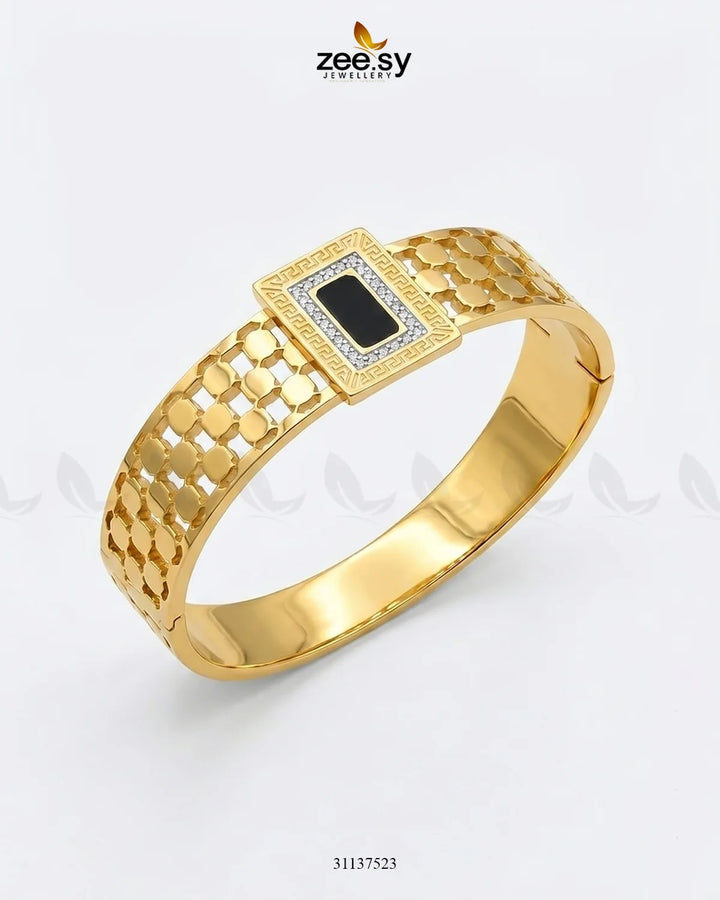 Black Gem Golden Cuff Bracelet Bracelet - Zeesy Jewellery Pakistan | Premium Artificial & Imitation Jewellery