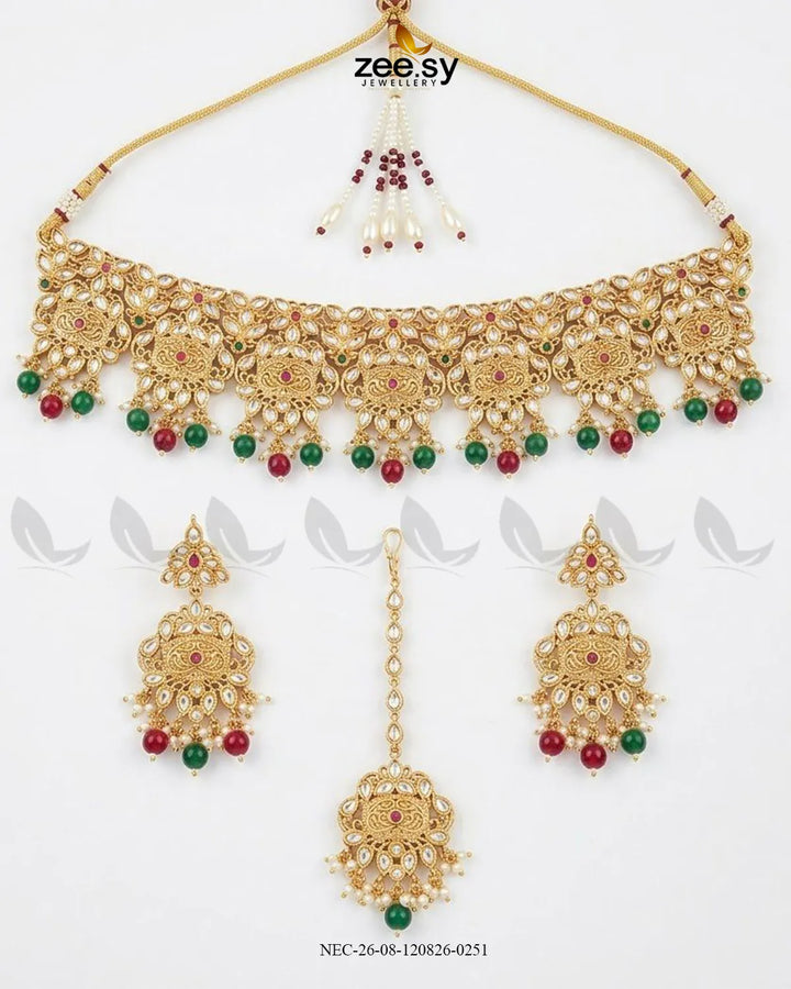 Chic Kundan Medallion Necklace Set