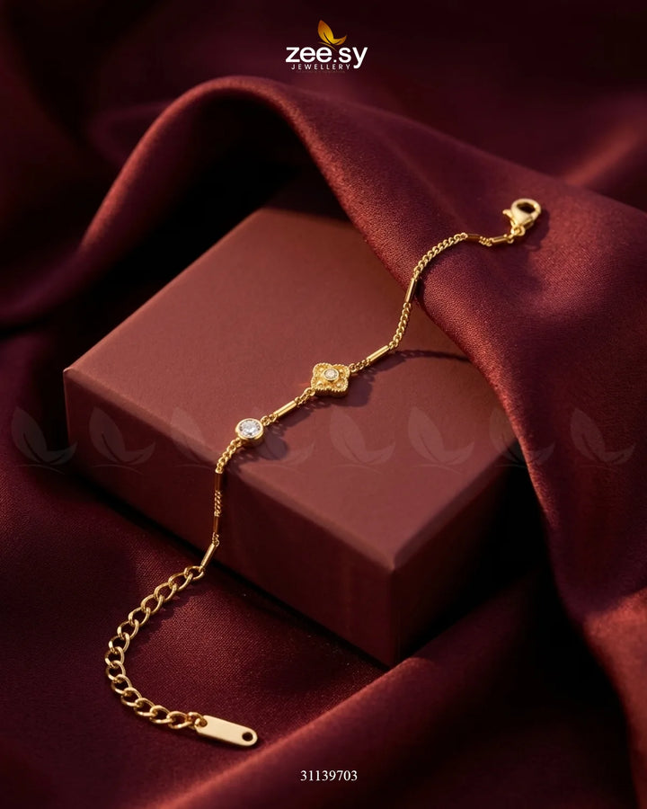 Dawn Link Minimal Delicate Bracelet