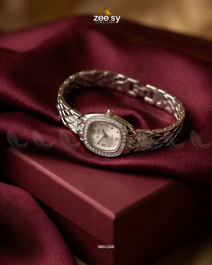 Delicate Oval Dial Watch Silver White ACCESSORIES - Zeesy Jewellery Pakistan | Premium Artificial & Imitation Jewellery