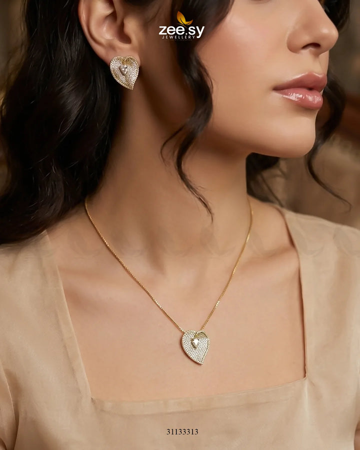 Golden Heart Cluster Pendant Set Golden White Pendant - Zeesy Jewellery Pakistan | Premium Artificial & Imitation Jewellery