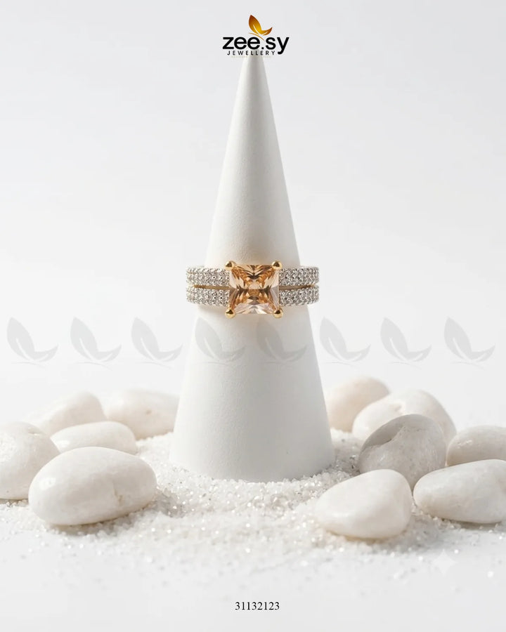 Golden Sensational Bold Stone Ring Finger Ring - Zeesy Jewellery Pakistan | Premium Artificial & Imitation Jewellery