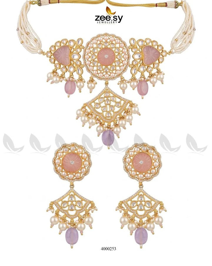 Noor Kundan Pearl Choker Set