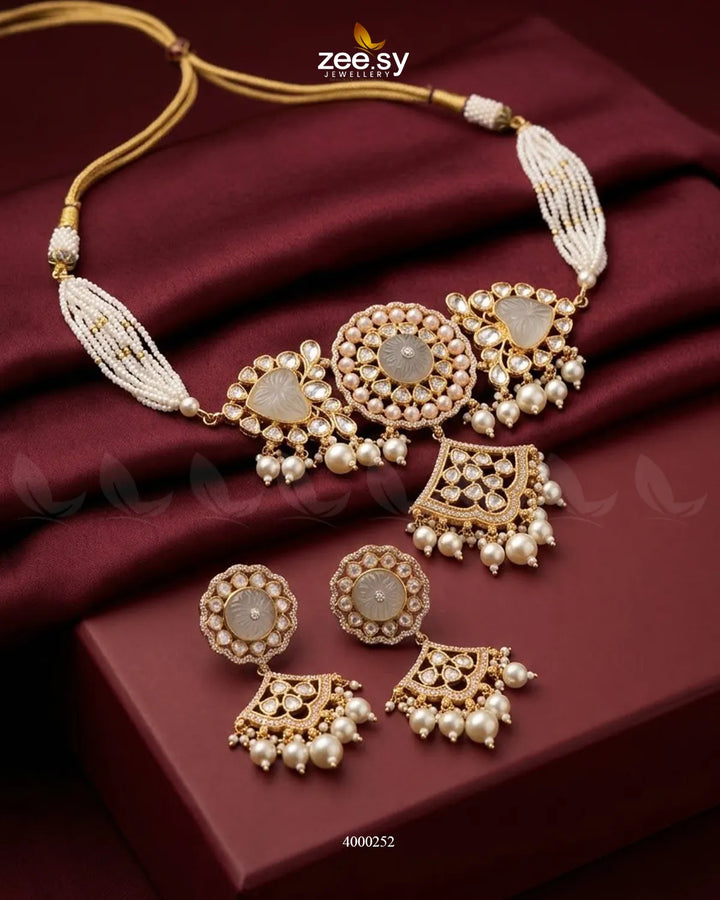 Noor Kundan Pearl Choker Set