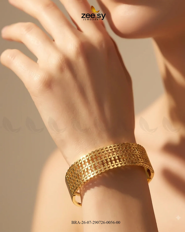 Screw Disc Pave Hinged Bracelet Bracelet - Zeesy Jewellery Pakistan | Premium Artificial & Imitation Jewellery
