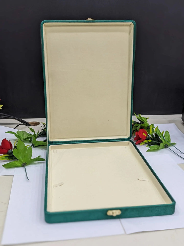 Premium Velvet Box ACCESSORIES - Zeesy Jewellery Pakistan | Premium Artificial & Imitation Jewellery