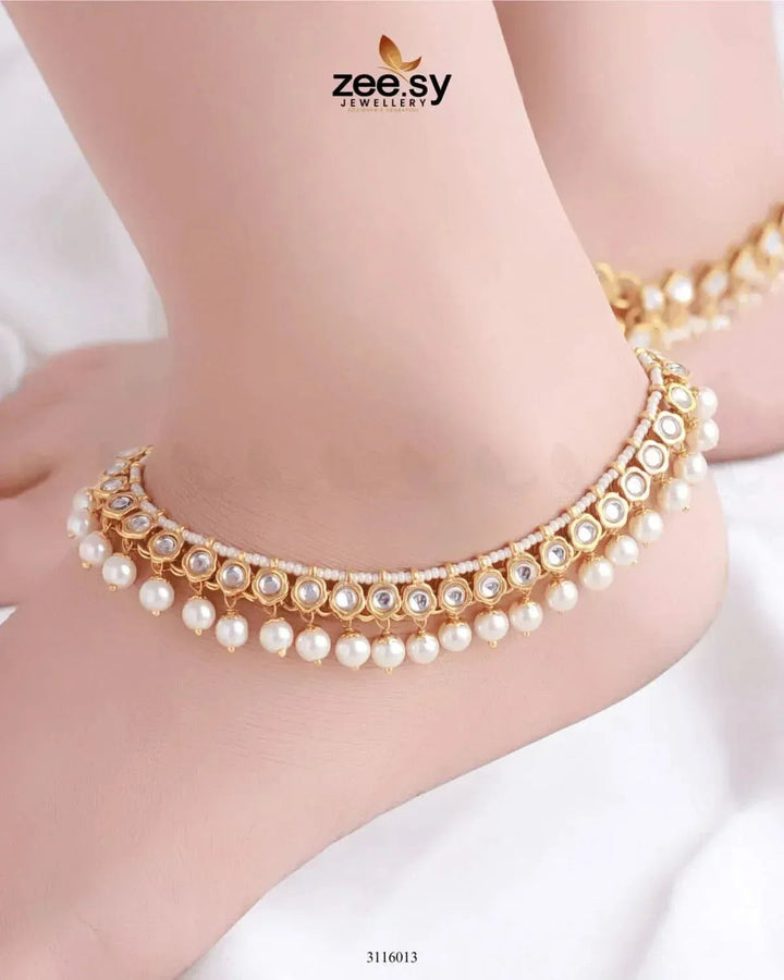 Filiano Anklets Golden white Anklets - Zeesy Jewellery Pakistan | Premium Artificial & Imitation Jewellery