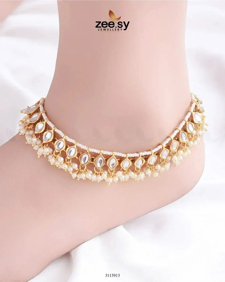 Demantoid Anklets Golden White Anklets - Zeesy Jewellery Pakistan | Premium Artificial & Imitation Jewellery