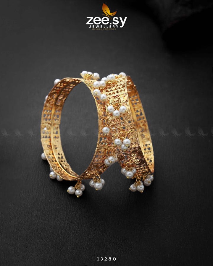 Traditional Kara Bangles Bangles - Zeesy Jewellery Pakistan | Premium Artificial & Imitation Jewellery