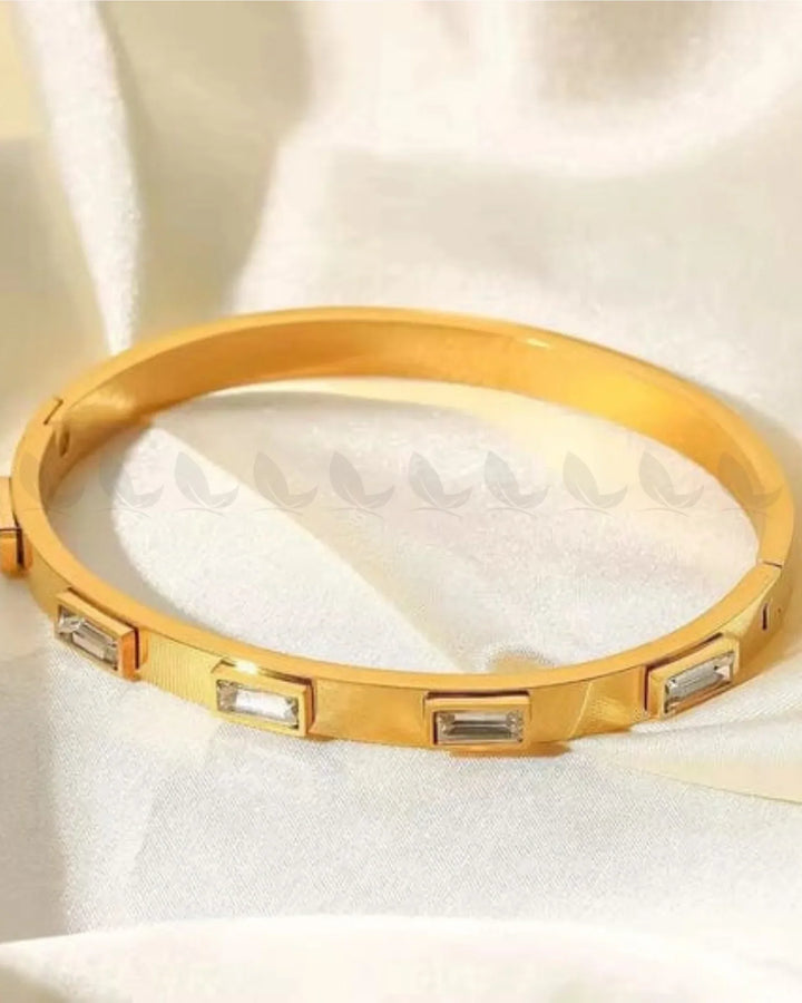 Glintee Bracelet Bracelet - Zeesy Jewellery Pakistan | Premium Artificial & Imitation Jewellery