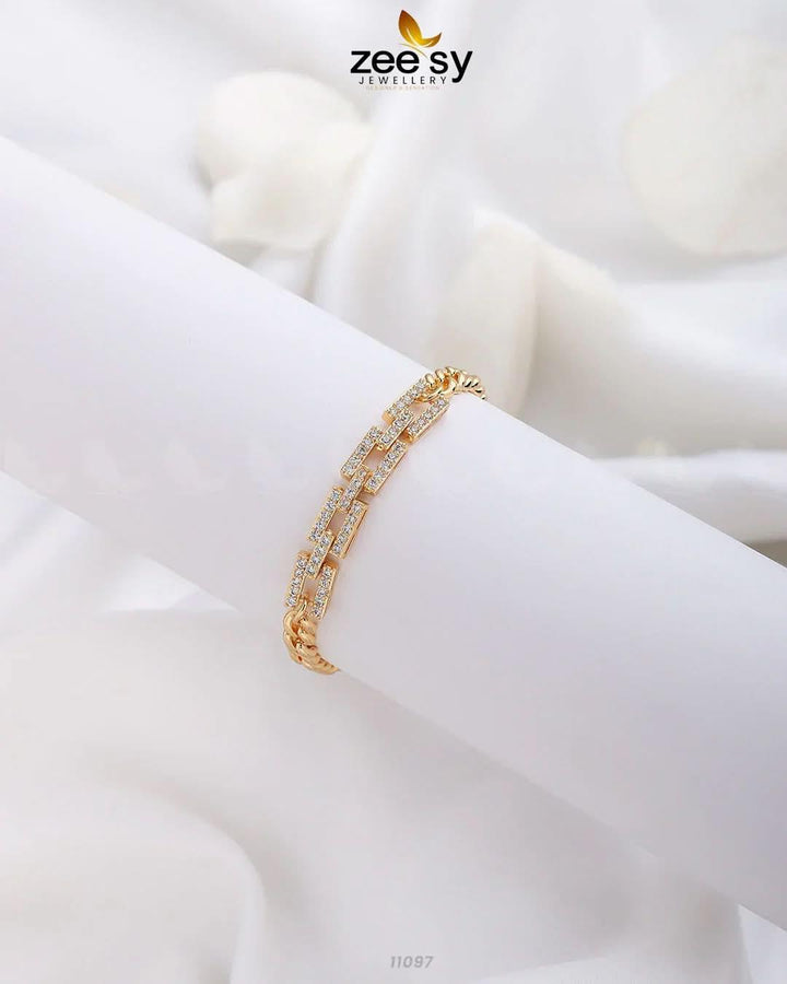 Link Bracelet Golden Bracelet - Zeesy Jewellery Pakistan | Premium Artificial & Imitation Jewellery