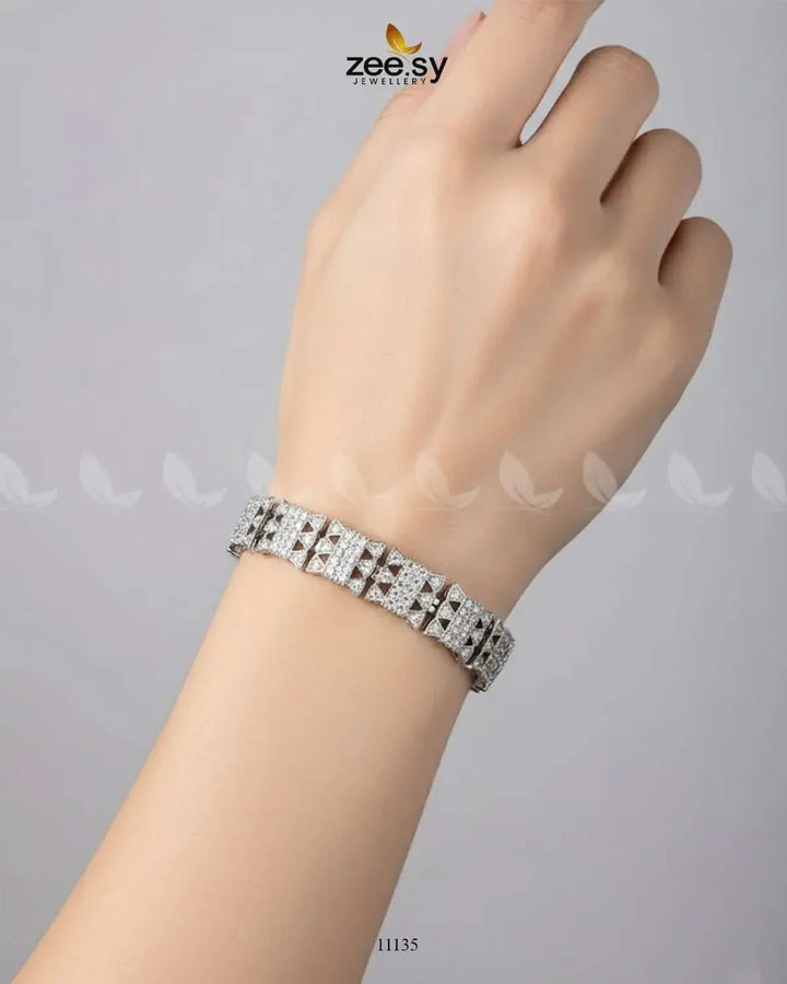 Blossom Crystal Luxury Bracelet Bracelet - Zeesy Jewellery Pakistan | Premium Artificial & Imitation Jewellery