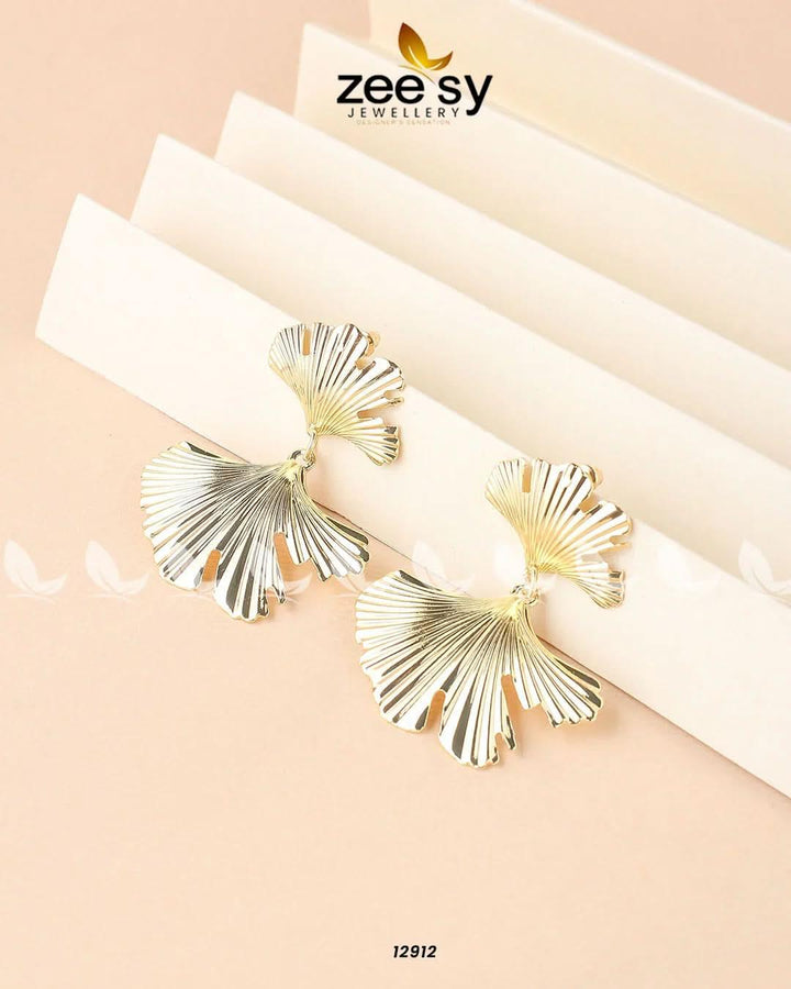 Salvia Earrings Golden Earrings - Zeesy Jewellery Pakistan | Premium Artificial & Imitation Jewellery