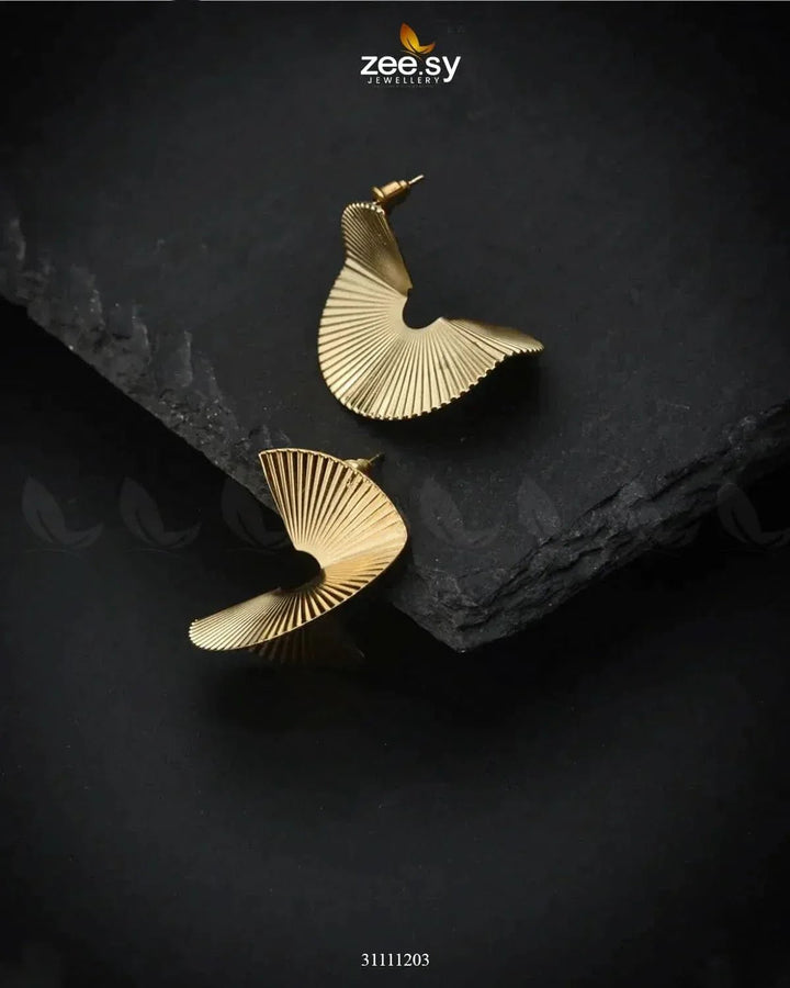 Solara Earrings Golden Earrings - Zeesy Jewellery Pakistan | Premium Artificial & Imitation Jewellery