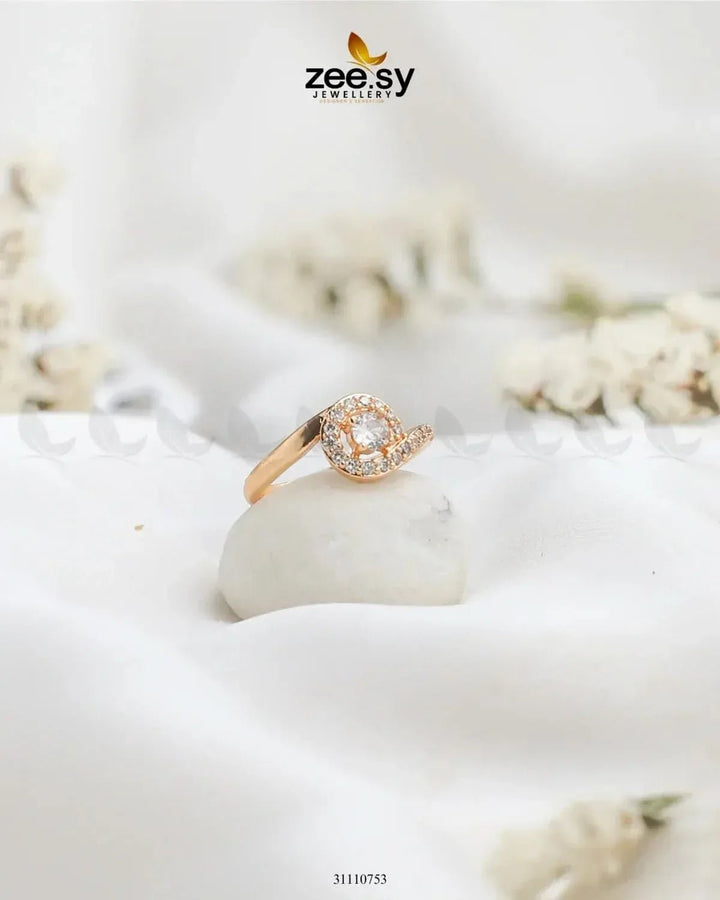 Elyora Ring Golden Finger Ring - Zeesy Jewellery Pakistan | Premium Artificial & Imitation Jewellery