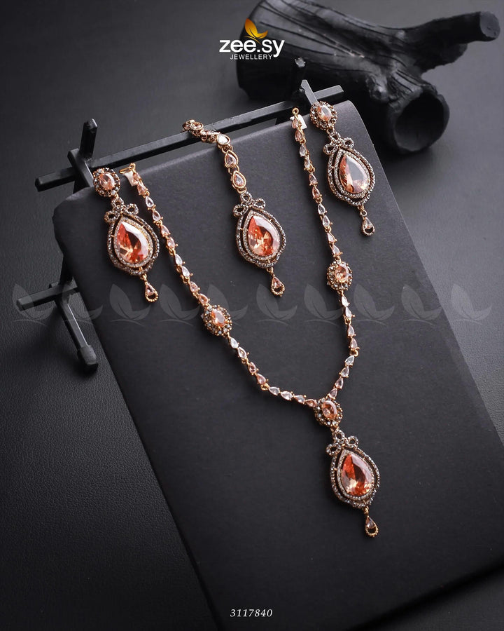 Syra Yousuf Necklace Set Golden Champange Necklace Sets - Zeesy Jewellery Pakistan | Premium Artificial & Imitation Jewellery
