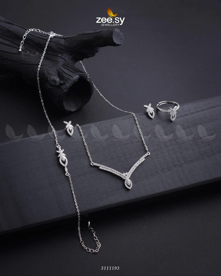 Siskin Pendant Silver Pendant - Zeesy Jewellery Pakistan | Premium Artificial & Imitation Jewellery