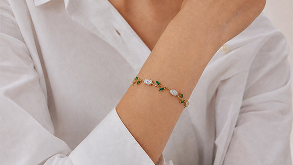 Antique Bangles: How to Style Vintage Looks in 2026