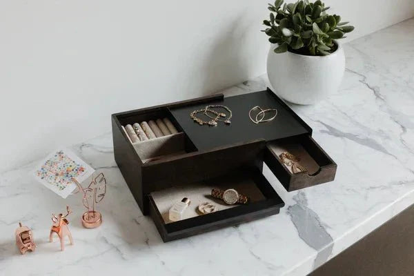 5 Signs It's Time to Upgrade Your Jewelry Box (2026)