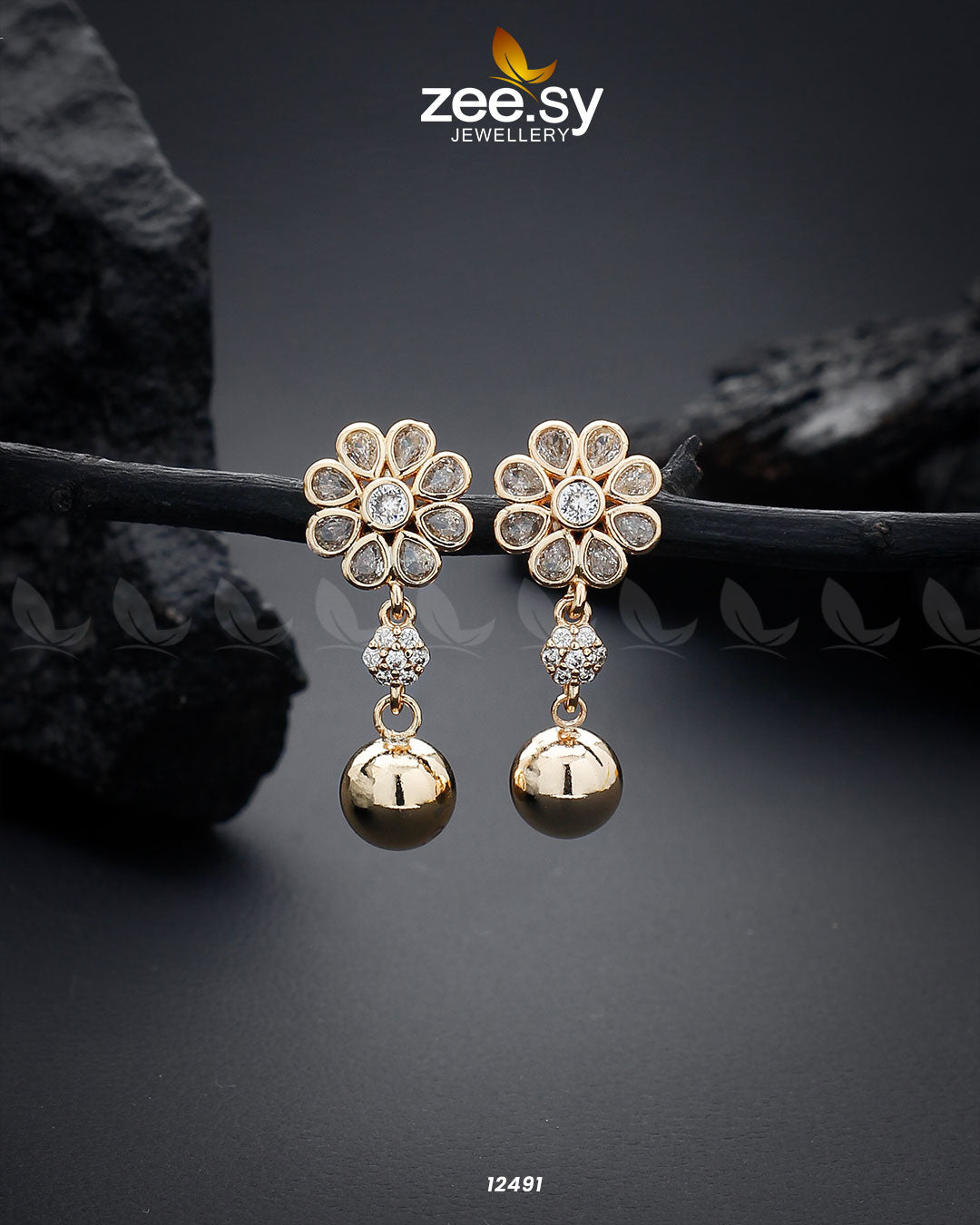 GLOSSY FLOWER EARRING