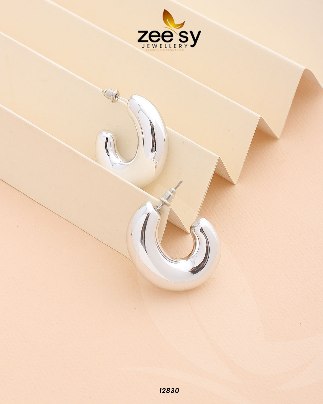 C-Type Stud Earrings