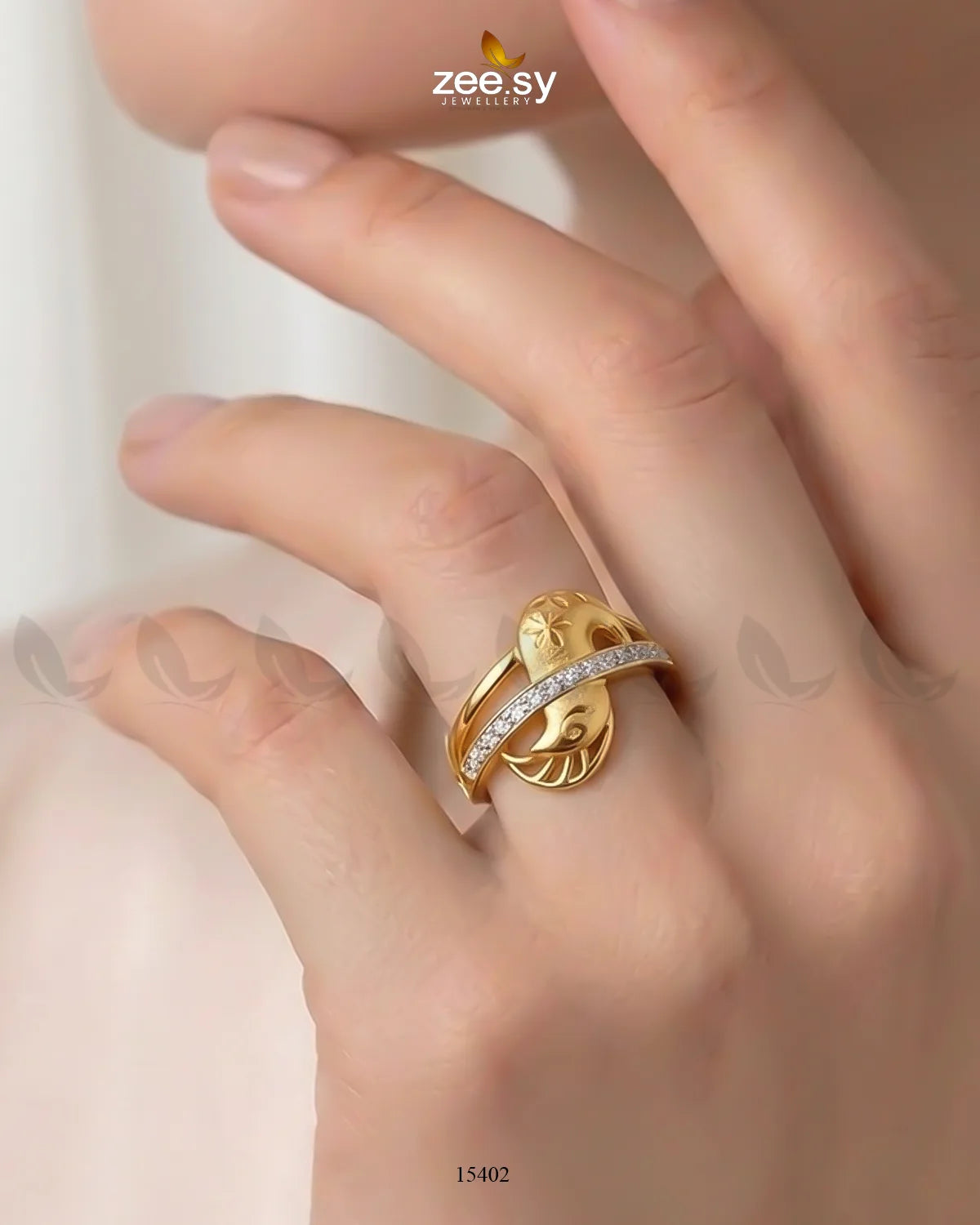 Universal Florenza Crystal Ring