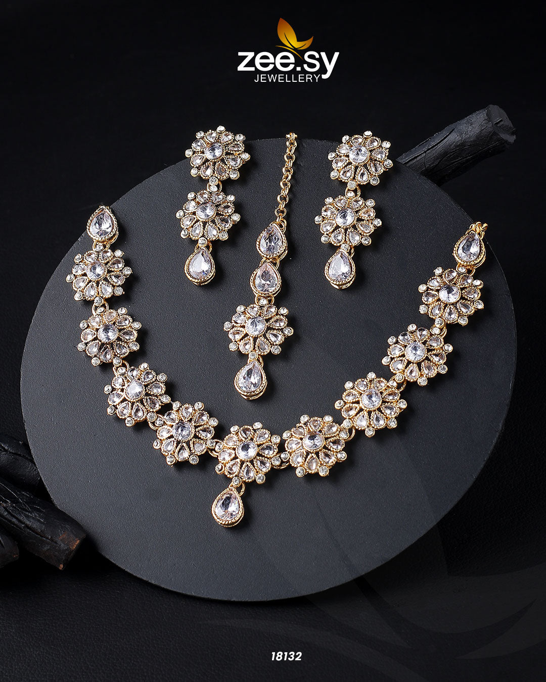 Narcissus Necklace Set