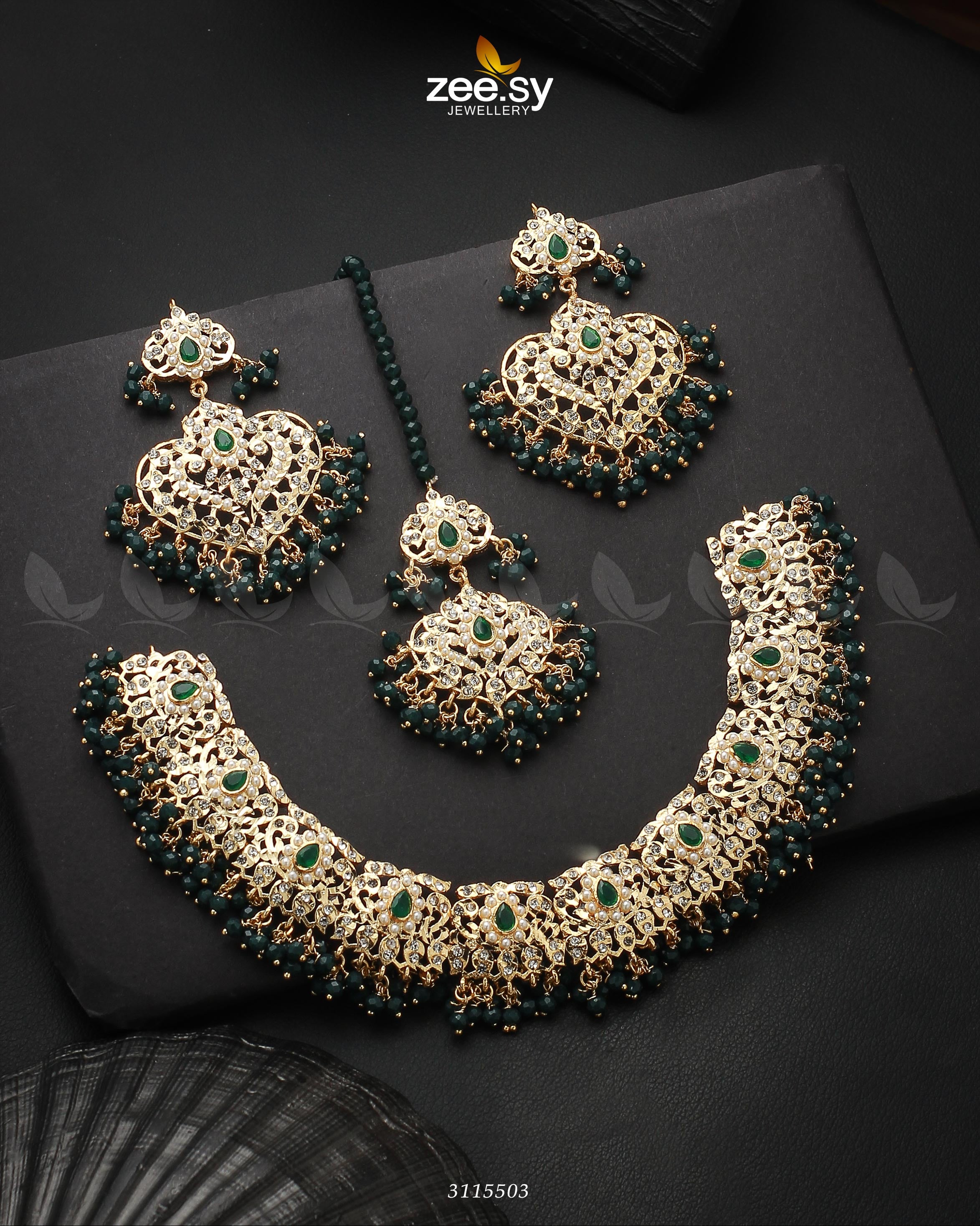 Maniha Necklace Set