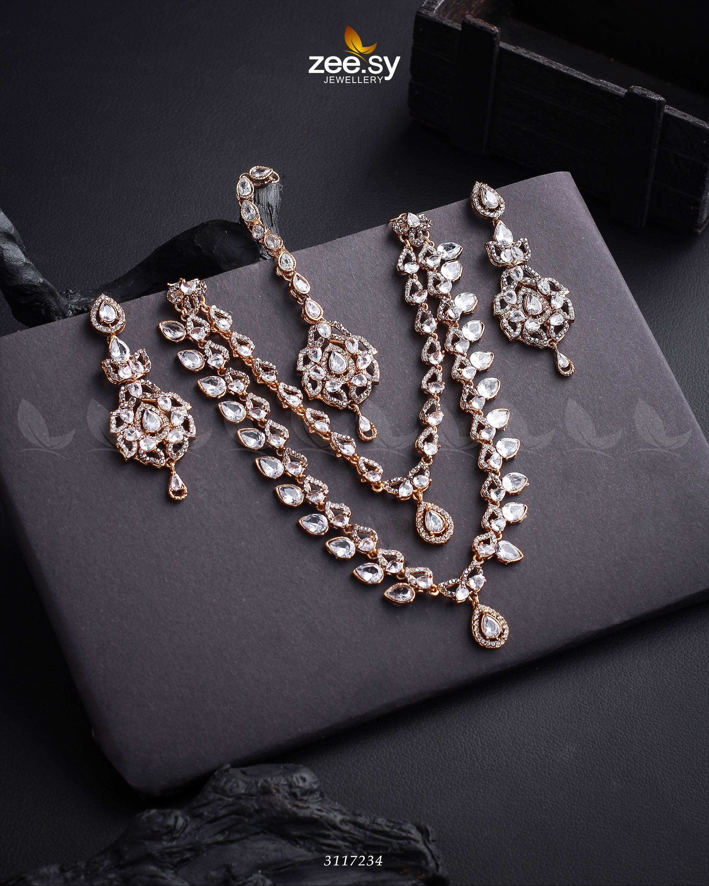 Urwa Hocane Necklace Set