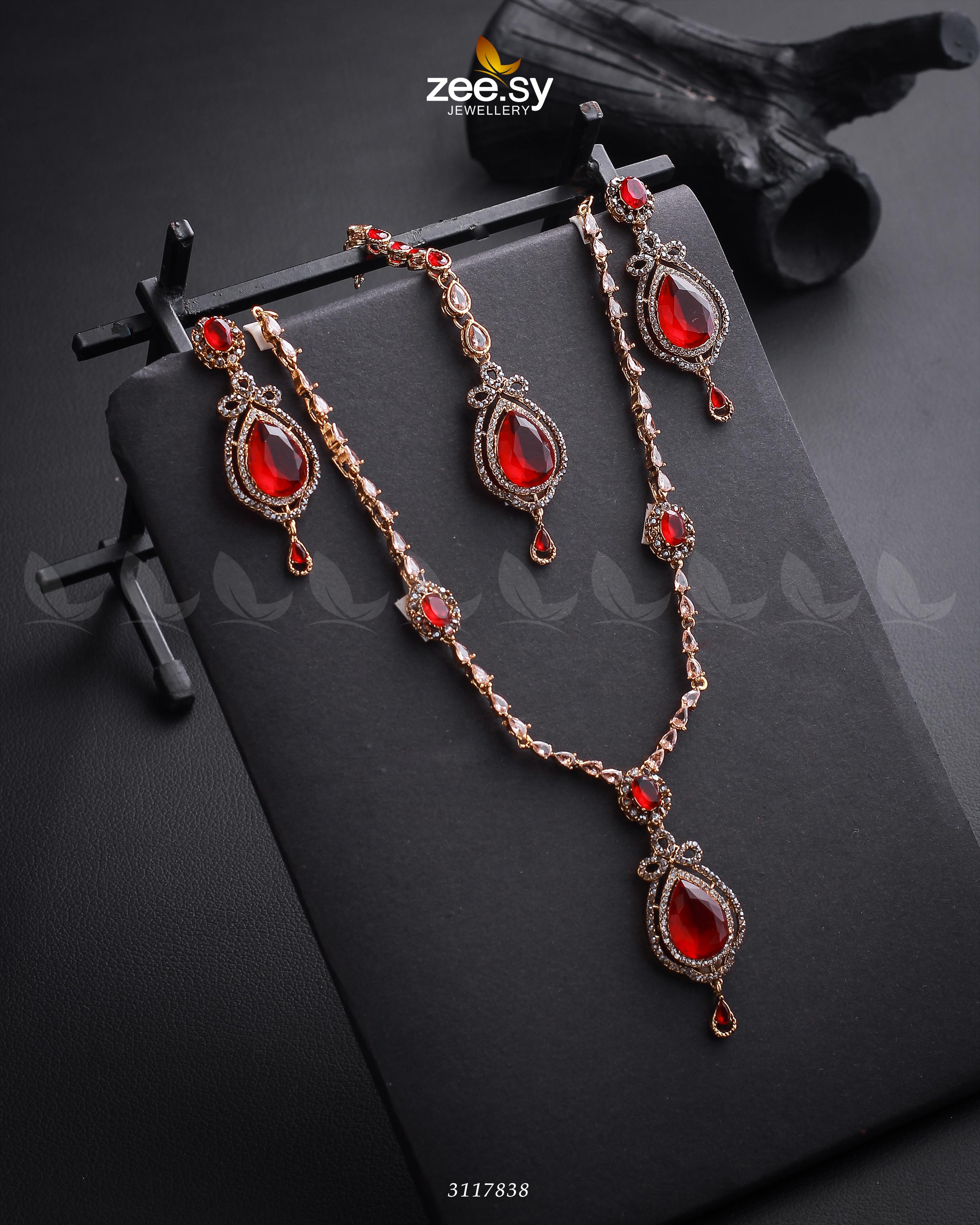 Syra Yousuf Necklace Set