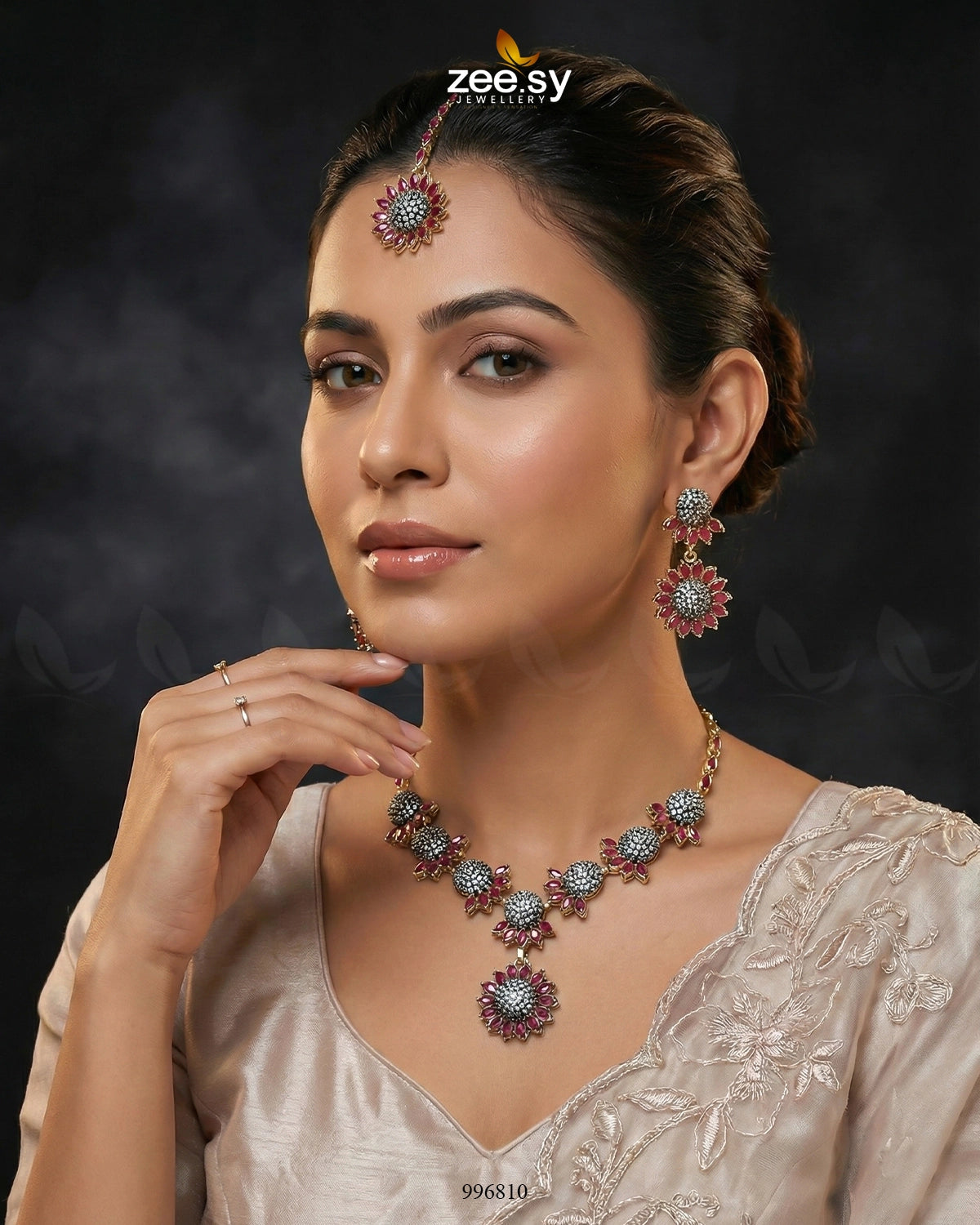 Aquilegia Necklace Set - Zeesy Jewellery