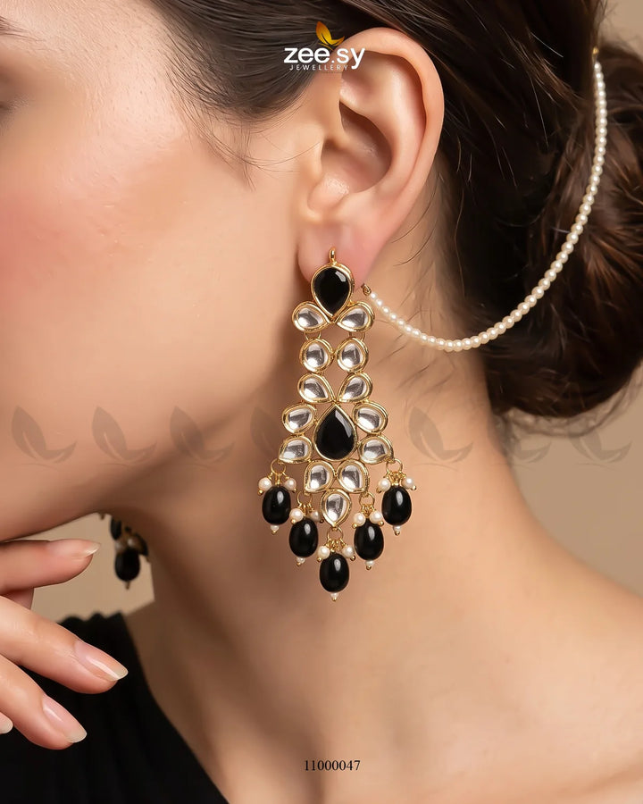 KFK11 Bridal-0153 bridal set displayed in a coordinated wedding jewelry design