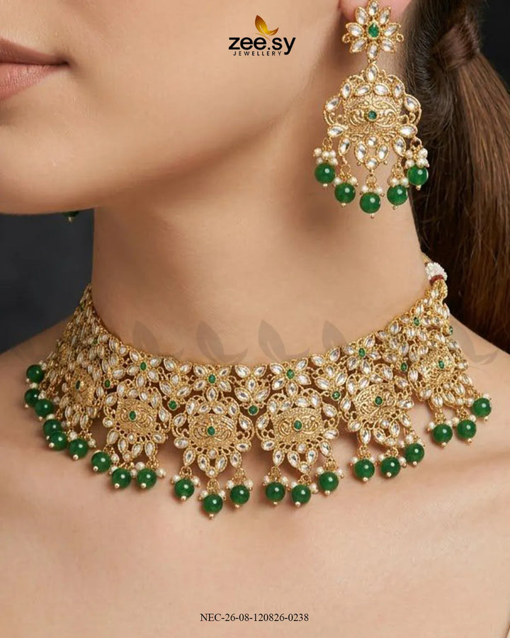 Chic Kundan Medallion Necklace Set