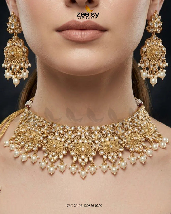 Chic Kundan Medallion Necklace Set