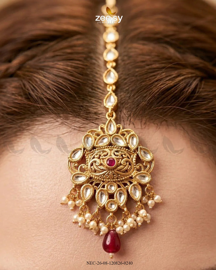 Chic Kundan Medallion Necklace Set