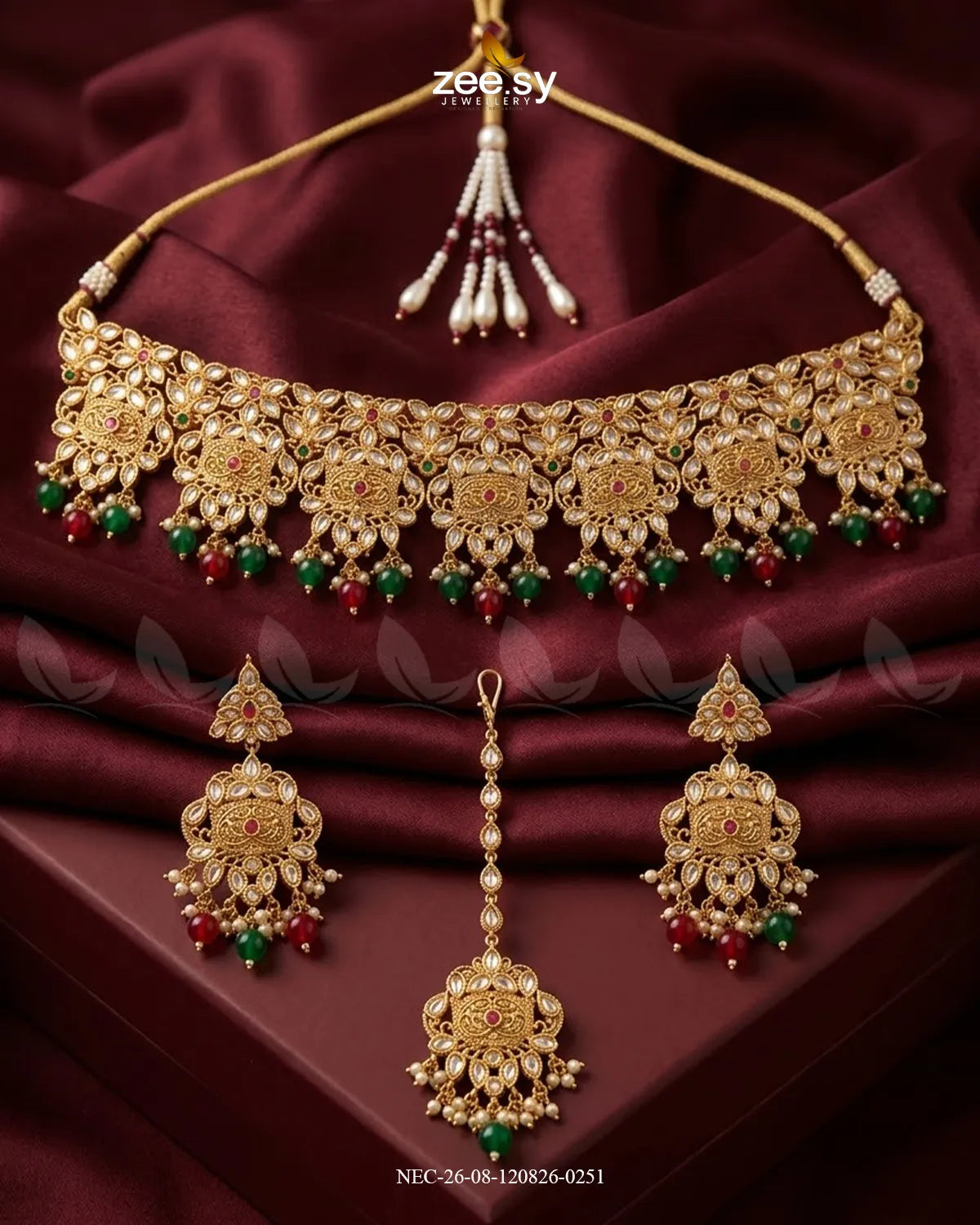 Chic Kundan Medallion Necklace Set