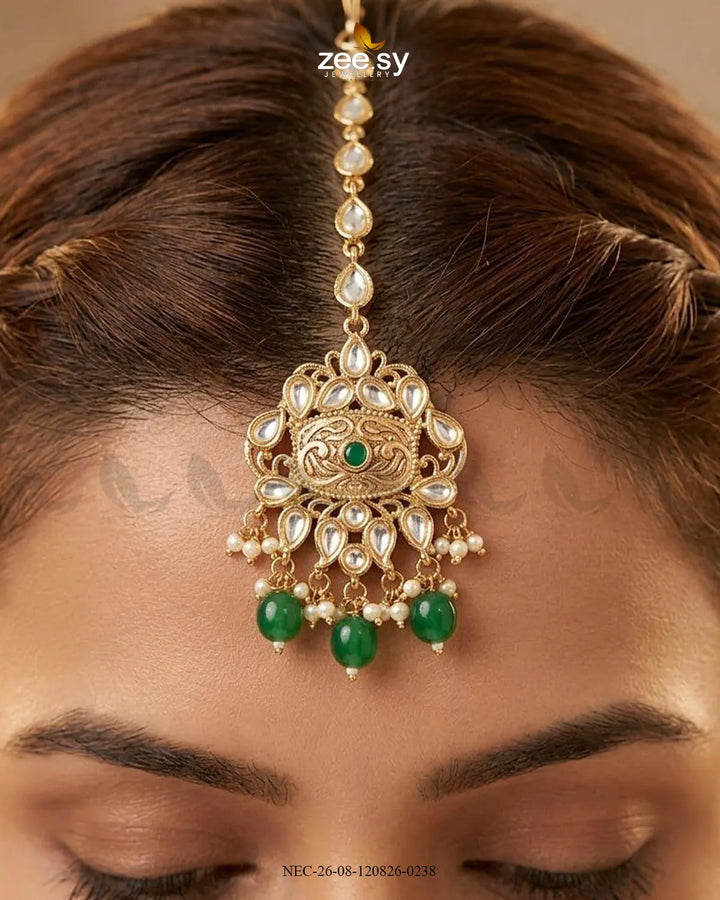 Chic Kundan Medallion Necklace Set