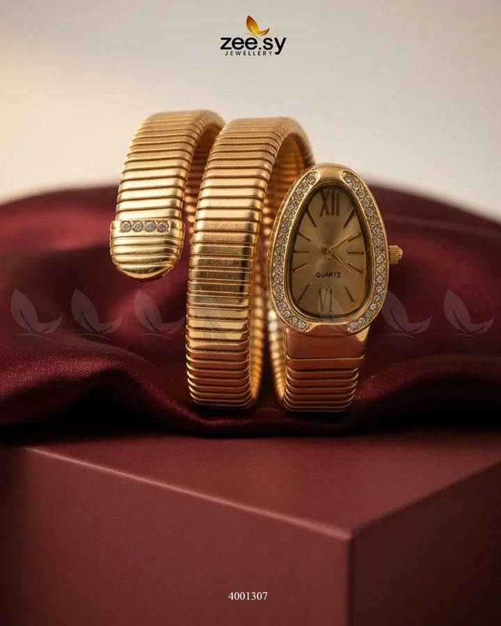 AJ03 Crystal Bezel Snake Watch with champagne dial, showcasing a stylish accessory with crystal accents and a snake-inspired design.