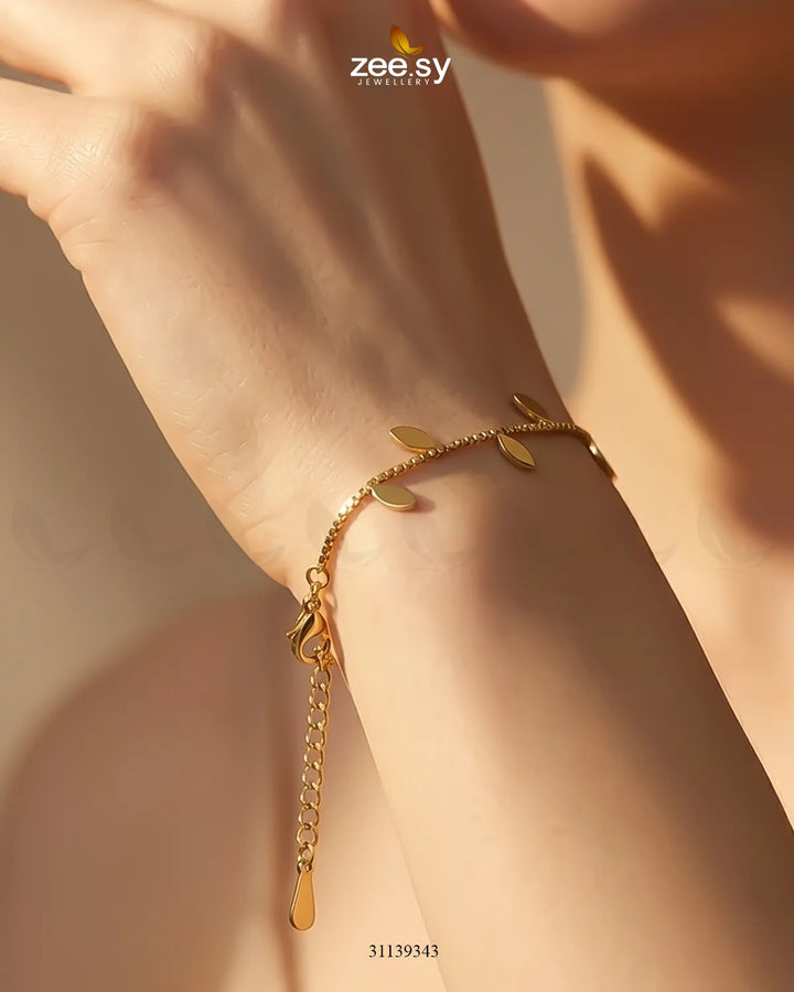 Elavara Cluster Slim Bracelet Bracelet - Zeesy Jewellery Pakistan | Premium Artificial & Imitation Jewellery