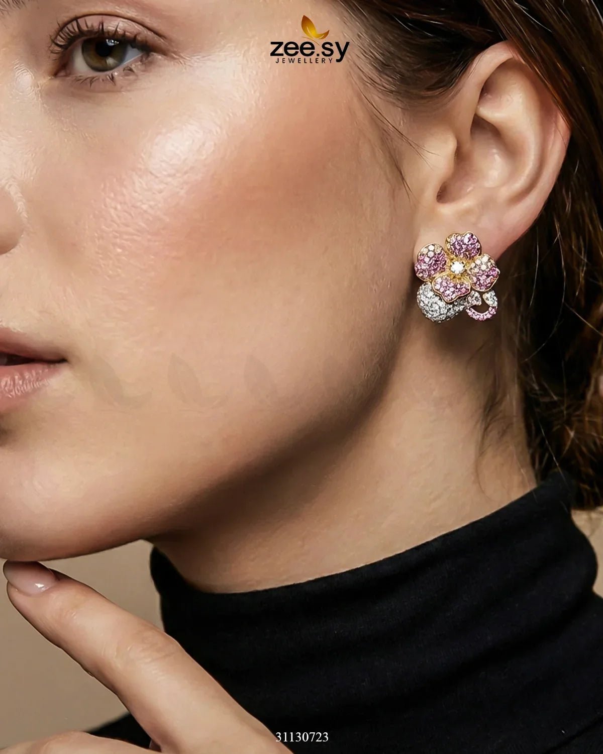 Golden sapphires and floral crystals adorn RHS09 earrings, showcasing an elegant design perfect for special occasions.