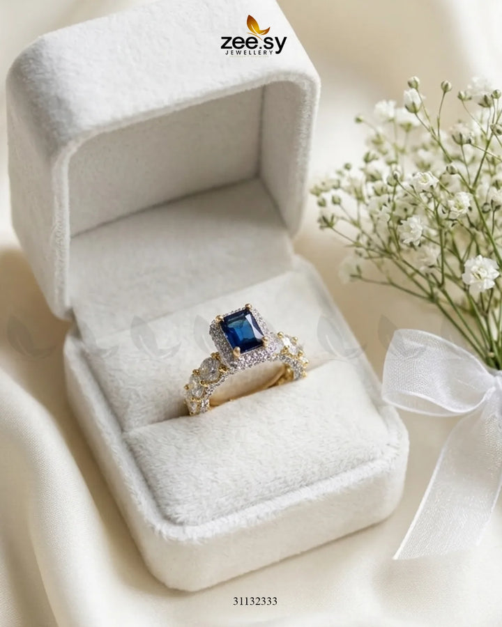 Golden Vintage Bold Stone Ring Finger Ring - Zeesy Jewellery Pakistan | Premium Artificial & Imitation Jewellery
