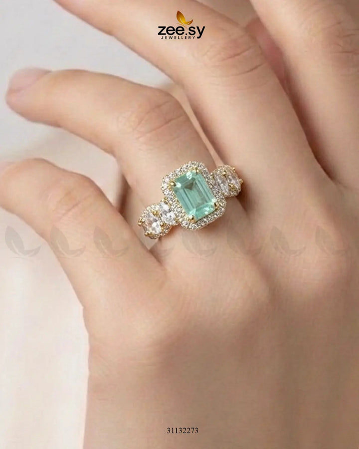 Golden Vintage Bold Stone Ring Finger Ring - Zeesy Jewellery Pakistan | Premium Artificial & Imitation Jewellery