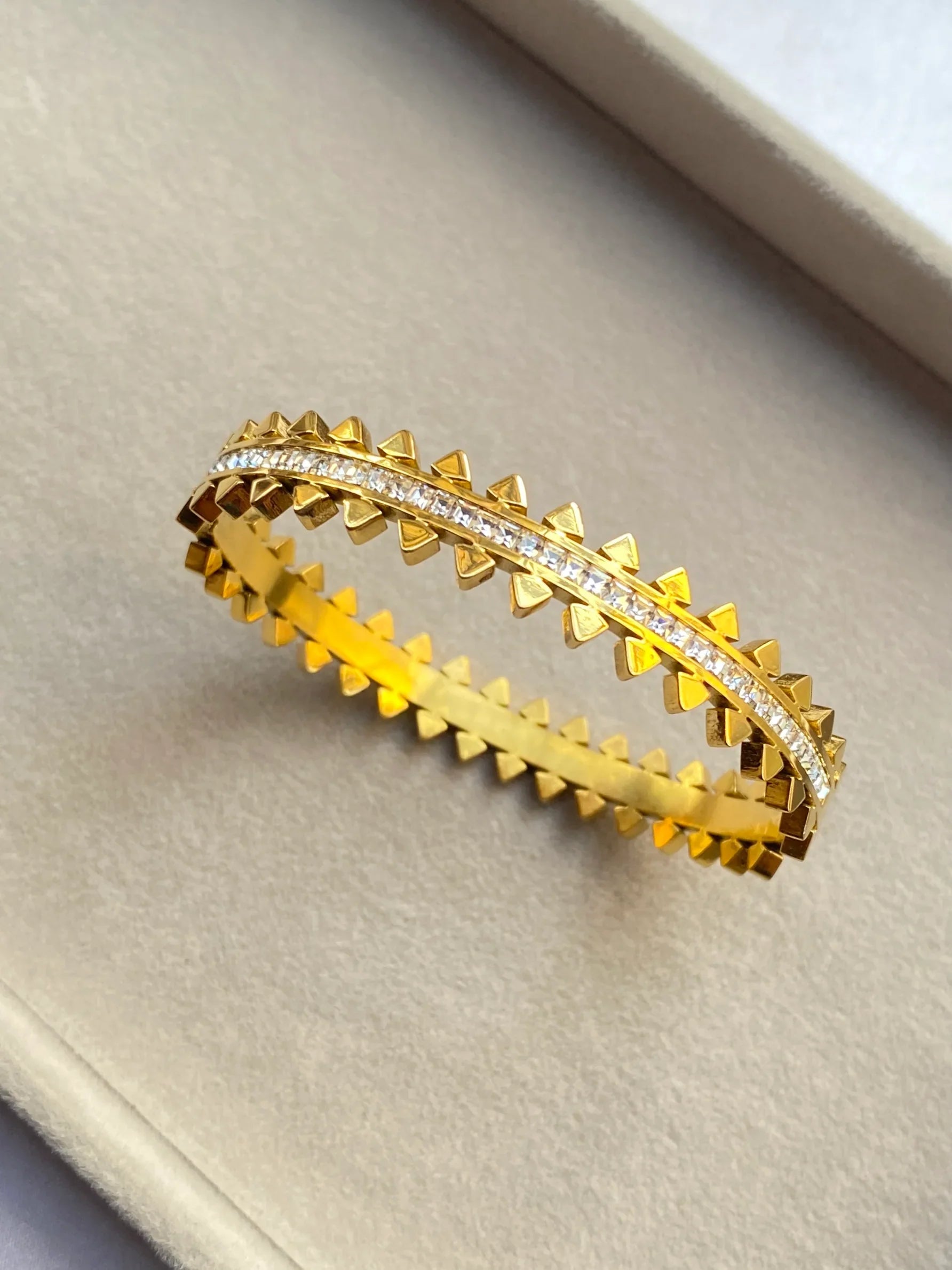 Lariat Gold Toned Geometric Bracelet - Zeesy Jewellery