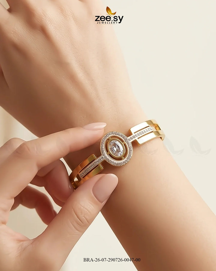 Luxe Oval Halo Crystal Bracelet Bracelet - Zeesy Jewellery Pakistan | Premium Artificial & Imitation Jewellery