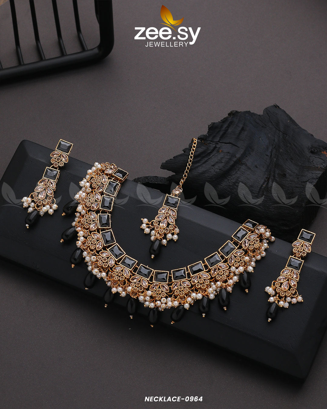 NECKLACE-0964-black