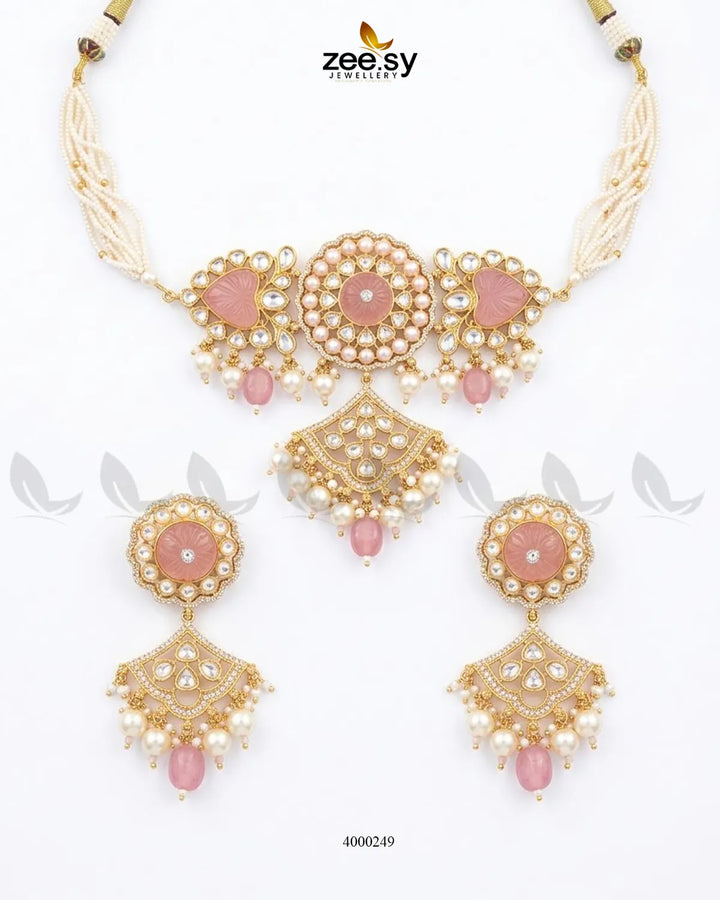 Noor Kundan Pearl Choker Set
