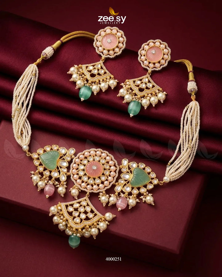 Noor Kundan Pearl Choker Set