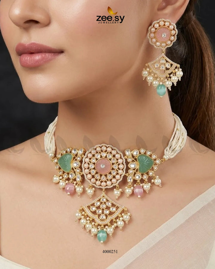 Noor Kundan Pearl Choker Set